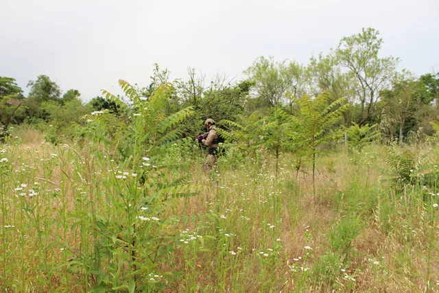 Operatore in campo aperto