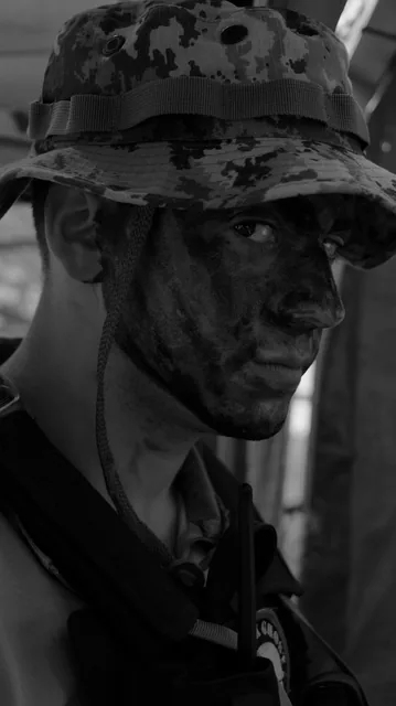 Operatore camuffato per un'operazione
